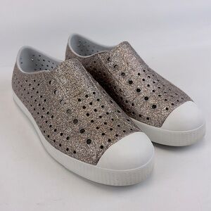 NATIVE Jefferson Waterproof SlipOn Shoes Gold Bling Sparkle Size J4